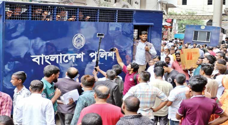 দেশব্যাপী ‘ব্লক রেইড’ অভিযান, ৫৫০ মামলায় ৬ হাজারের বেশি গ্রেপ্তার